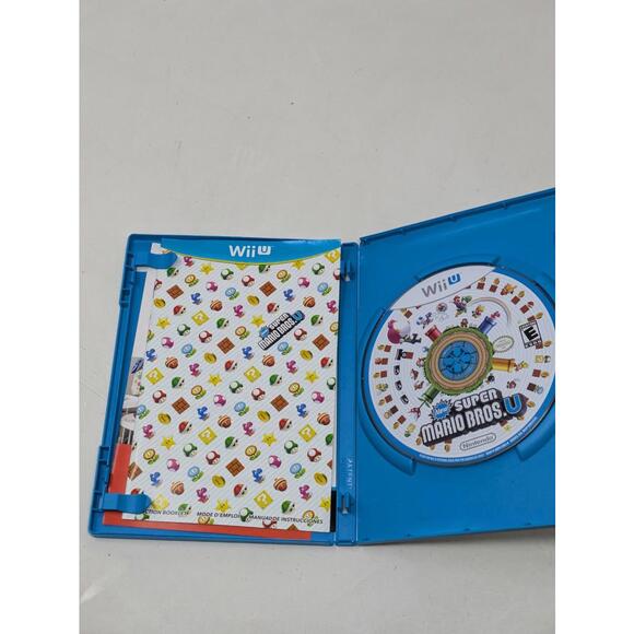 New Super Mario Bros. U (Nintendo Wii U, 2012) CIB Complete w/ Insert - Picture 2 of 4